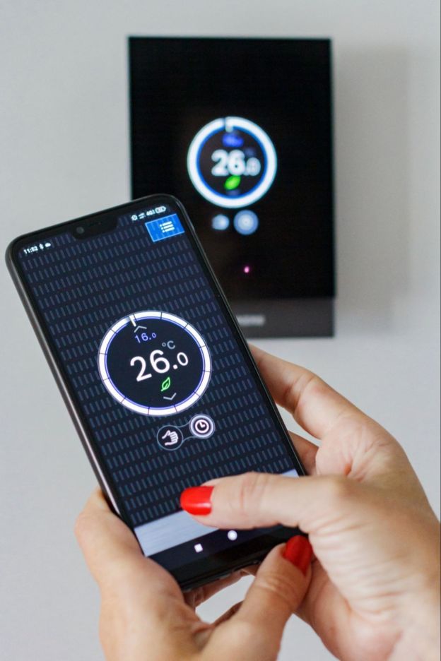 Smart Phone with Smart Thermostat 